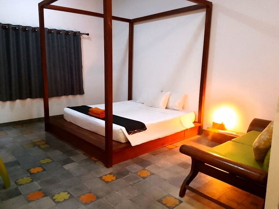 Grand Room | Premium bedding, desk, laptop workspace, blackout drapes