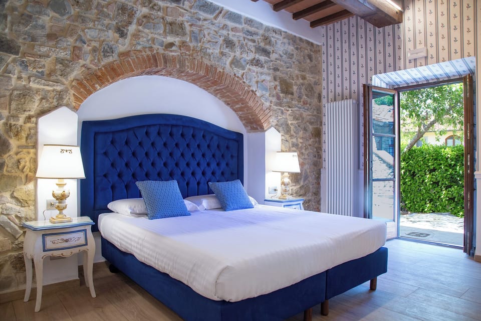 Classic Room | Minibar, free WiFi, bed sheets