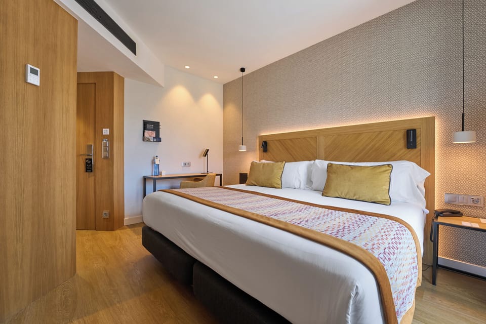 Minibar, in-room safe, desk, soundproofing