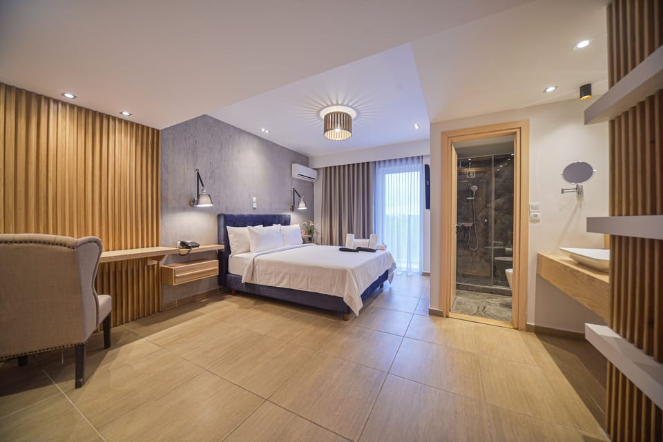 Deluxe Double Room | Premium bedding, Tempur-Pedic beds, desk, laptop workspace