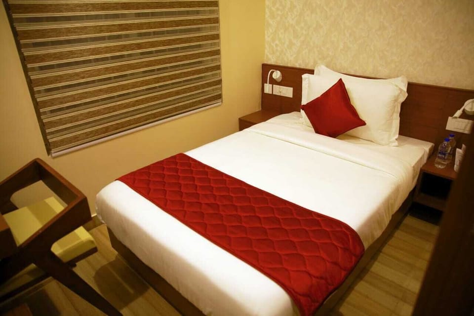 Basic Single Room | Iron/ironing board, free WiFi