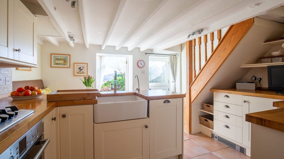 Kitchen, Swift Cottage, Bolthole Retreats
