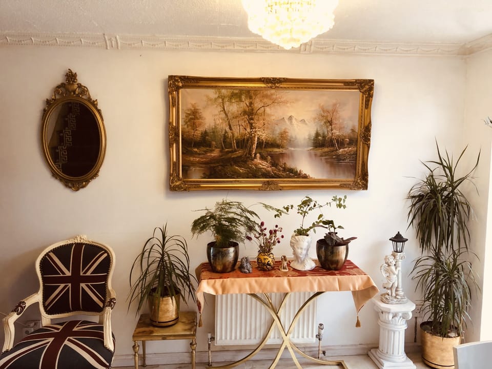 Family House | 4 bedrooms, individually furnished, iron/ironing board, free WiFi