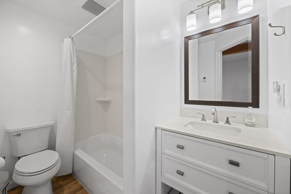108MT - Bathroom 1