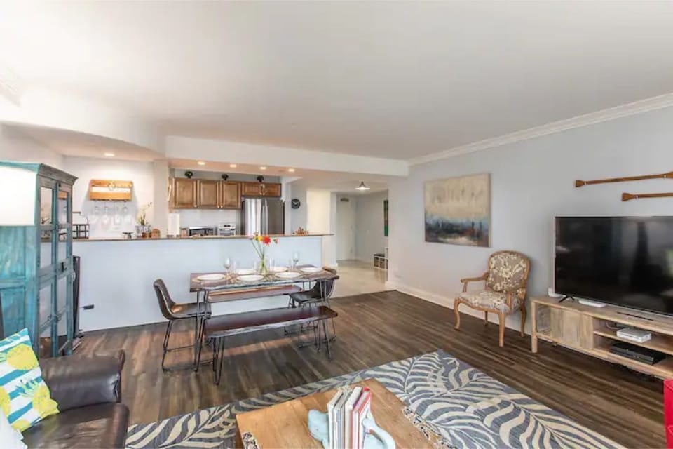 1,200 square feet of space to relax in.