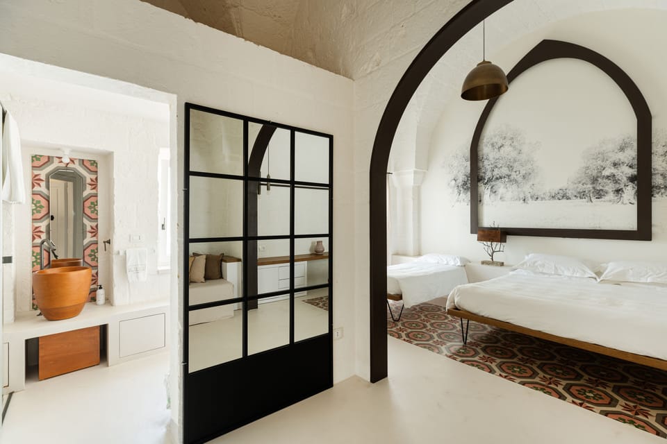 Quadruple Room | Minibar, in-room safe, desk, blackout drapes