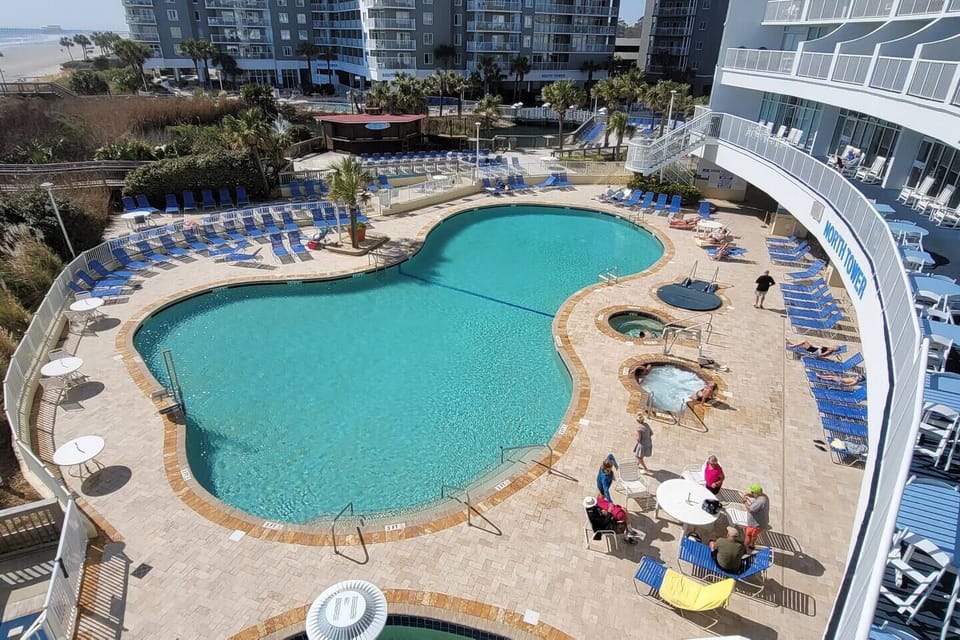 North Tower Outdoor Pool and Hot Tubs