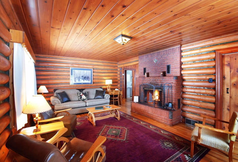 Large Living room with fireplace