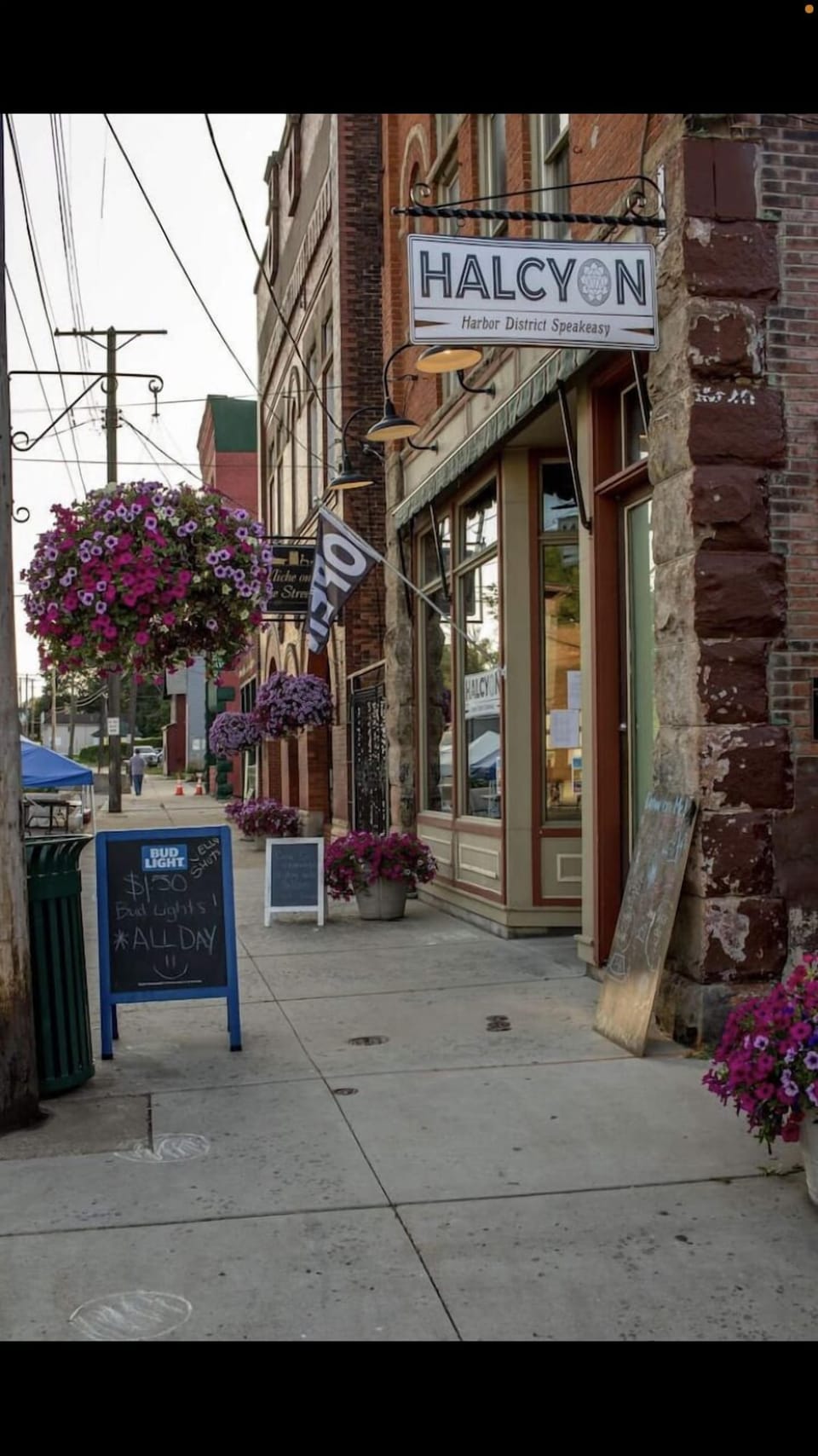Check out the shops and restaurants on Bridge Street
