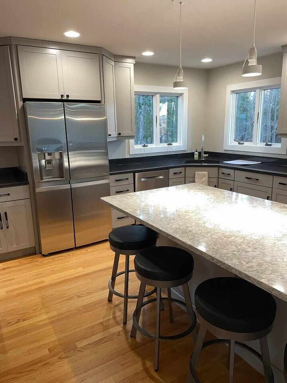 ★ Local Cuisine & Home cooking ★ The Northern Neck & Montross offer outstanding dining options but if you have a chef in your group, how can you not be blown away by this kitchen. Plenty of accessories. The oversized island offers 7 seatings.