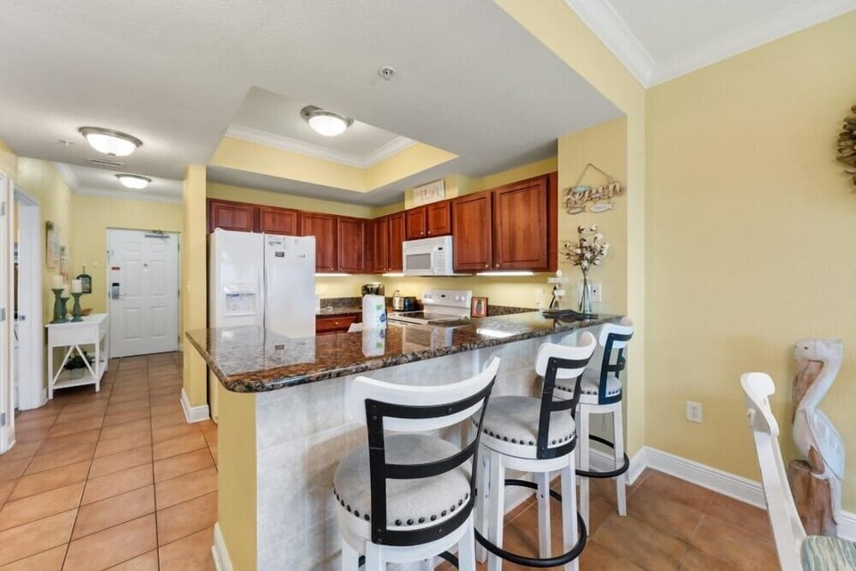 Crystal Tower 402 Kitchen Counter Seats 3