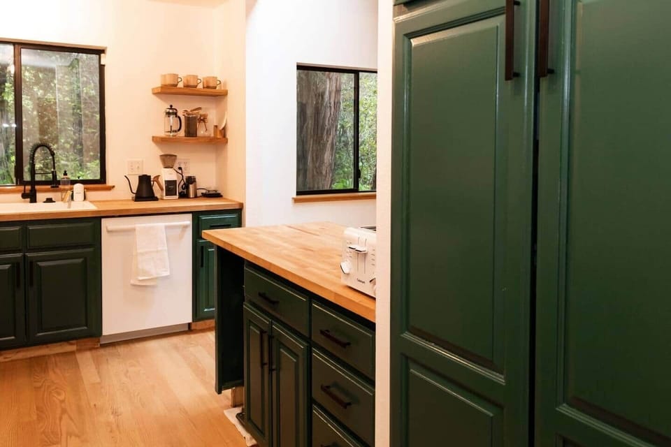 Another view of the kitchen