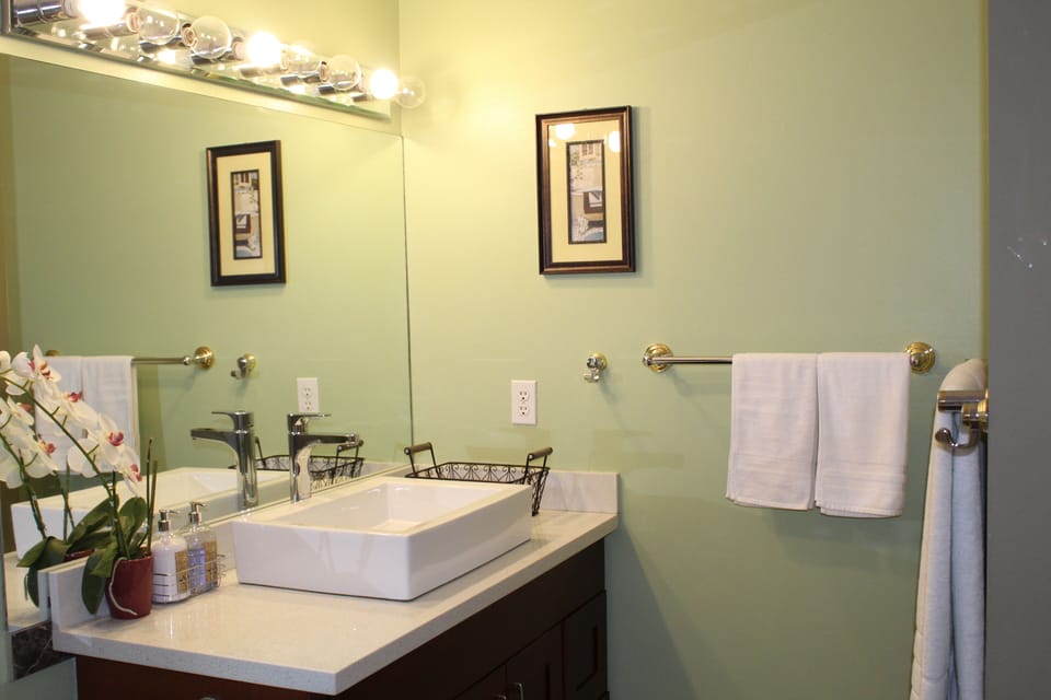 Master Vanity