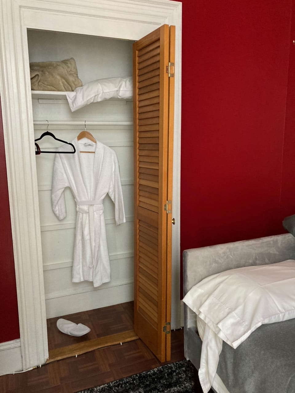 The Bates Bobcat Family Suite with Bobcat Den | Egyptian cotton sheets, premium bedding, individually decorated