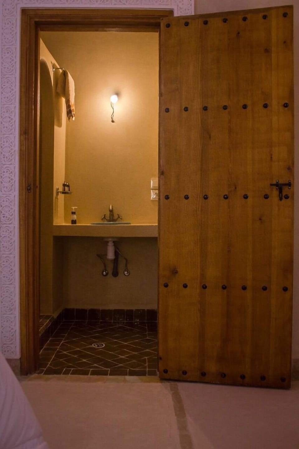 Superior Double or Twin Room | Bathroom | Free toiletries, hair dryer, towels, shampoo