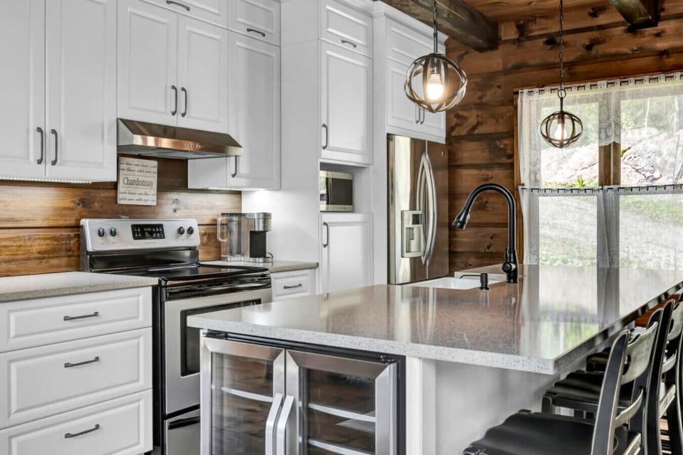Cook up a feast in the fully equipped modern kitchen.
