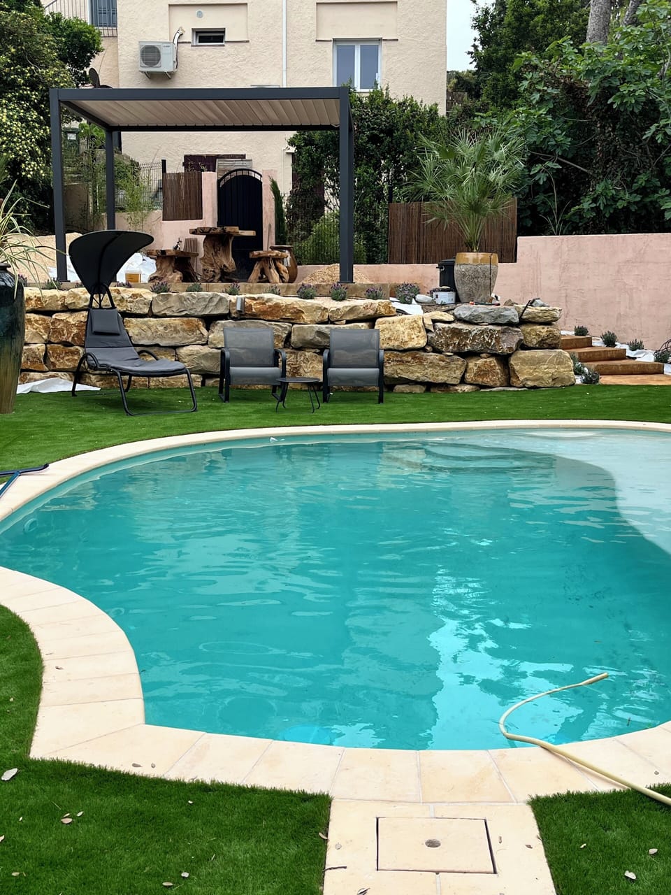 Pool with view of the pergola, W/C for pool above the pergola with garden access