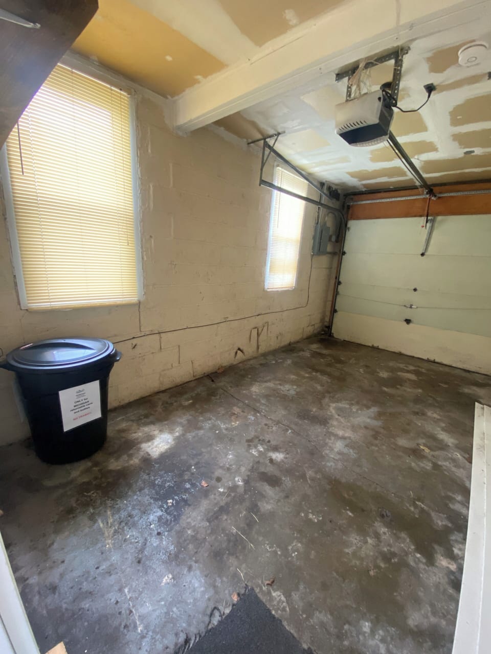 One car garage