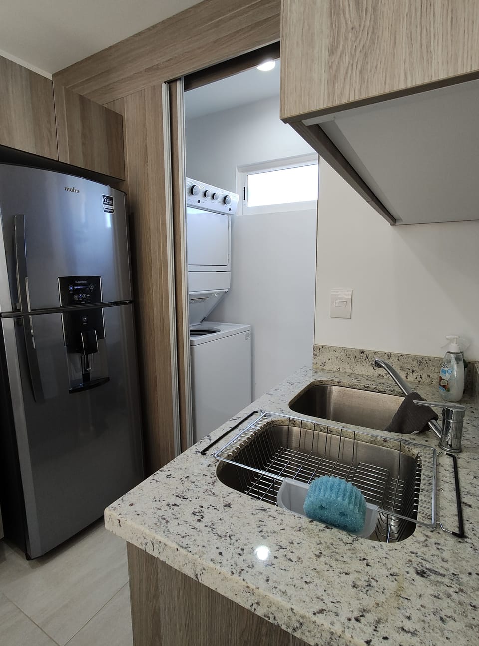 Kitchen/Laundry Area