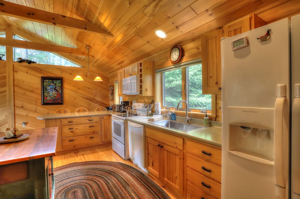 Fully applianced kitchen