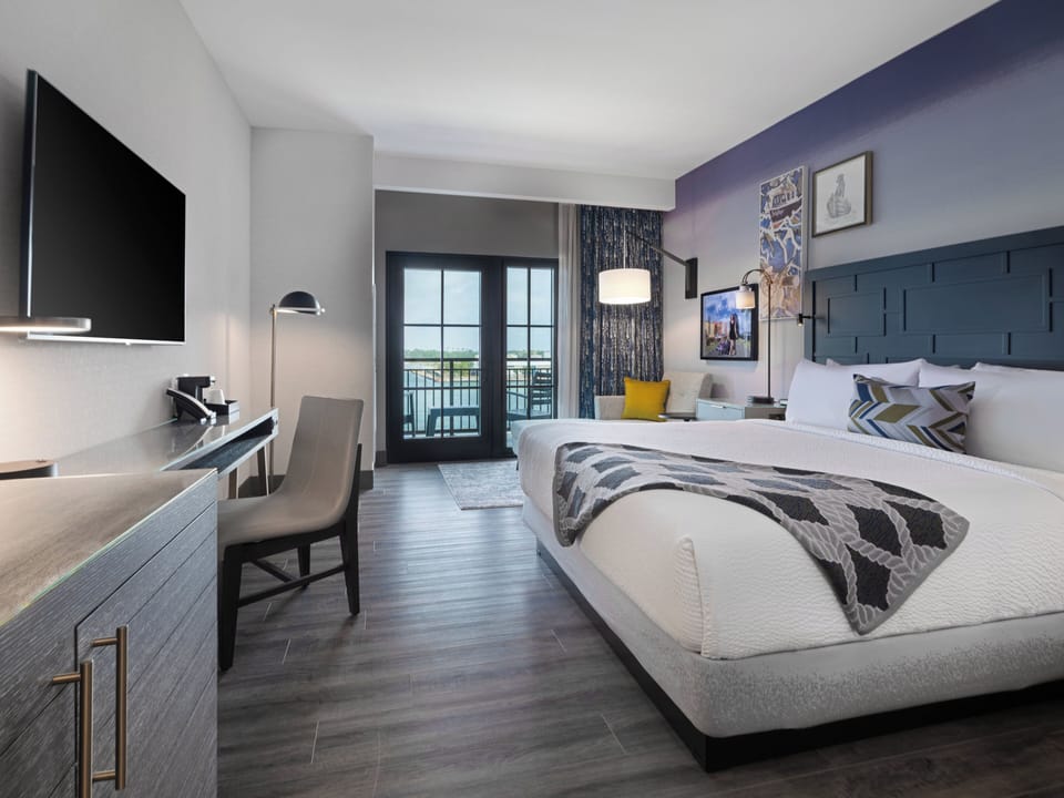 Premium Room, 1 King Bed, Balcony, Bay View | Desk, laptop workspace, free WiFi, bed sheets