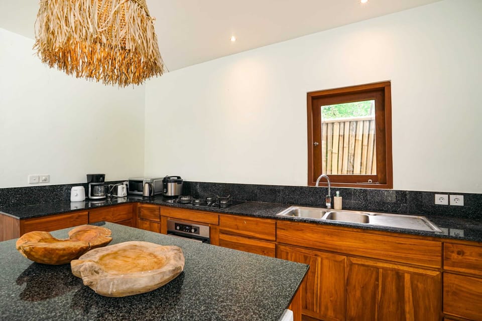 Basic Villa, Multiple Beds, Sea View | Bathroom | Hair dryer, towels, soap, shampoo