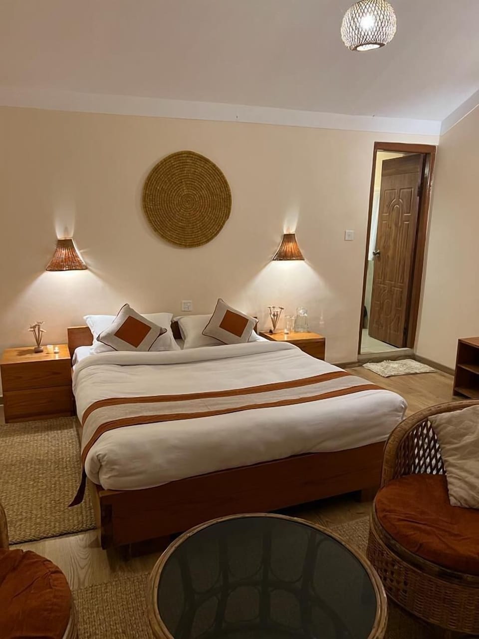 Deluxe Double Room, Mountain View, Garden Area | Desk, WiFi (free), bed sheets