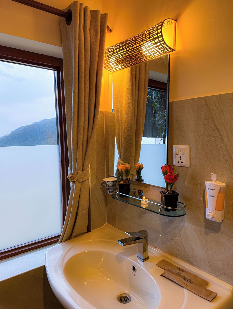 Deluxe Double Room, Mountain View, Garden Area | Desk, WiFi (free), bed sheets