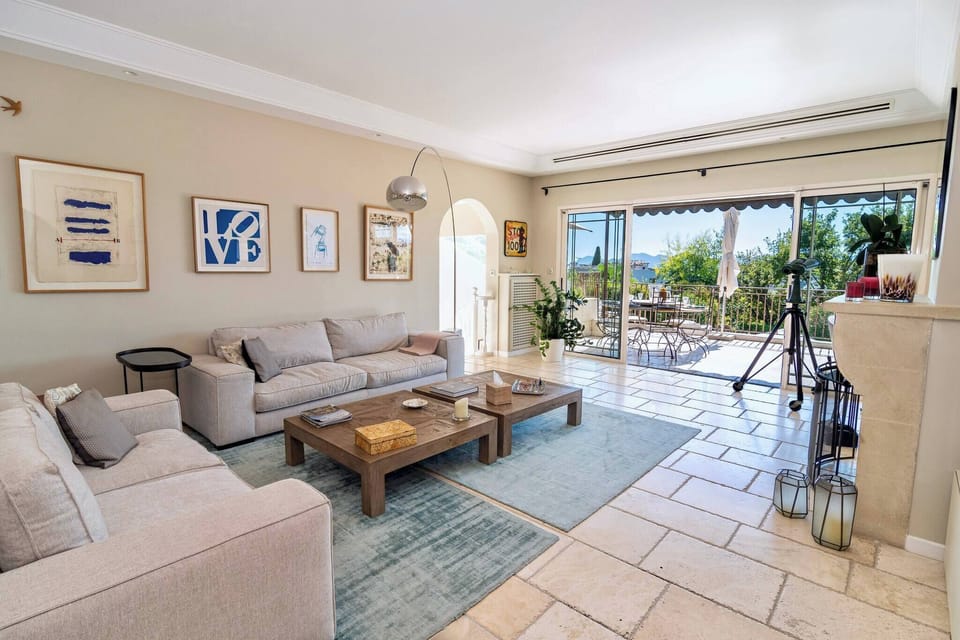 Villa rental near Cannes city center with swimming pool