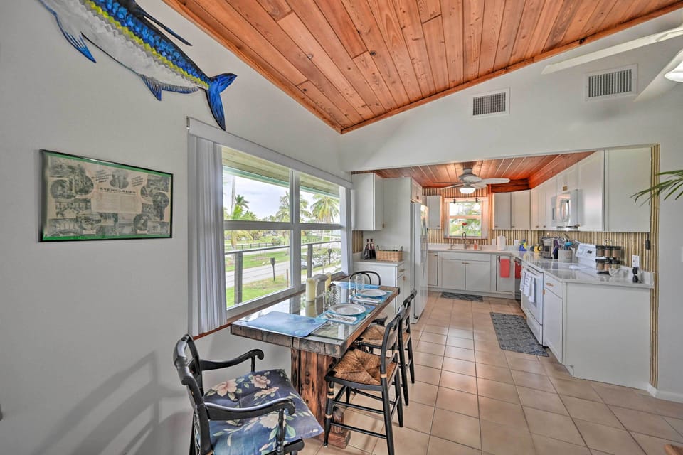 Breakfast Nook | 2nd Floor | Coffee Maker