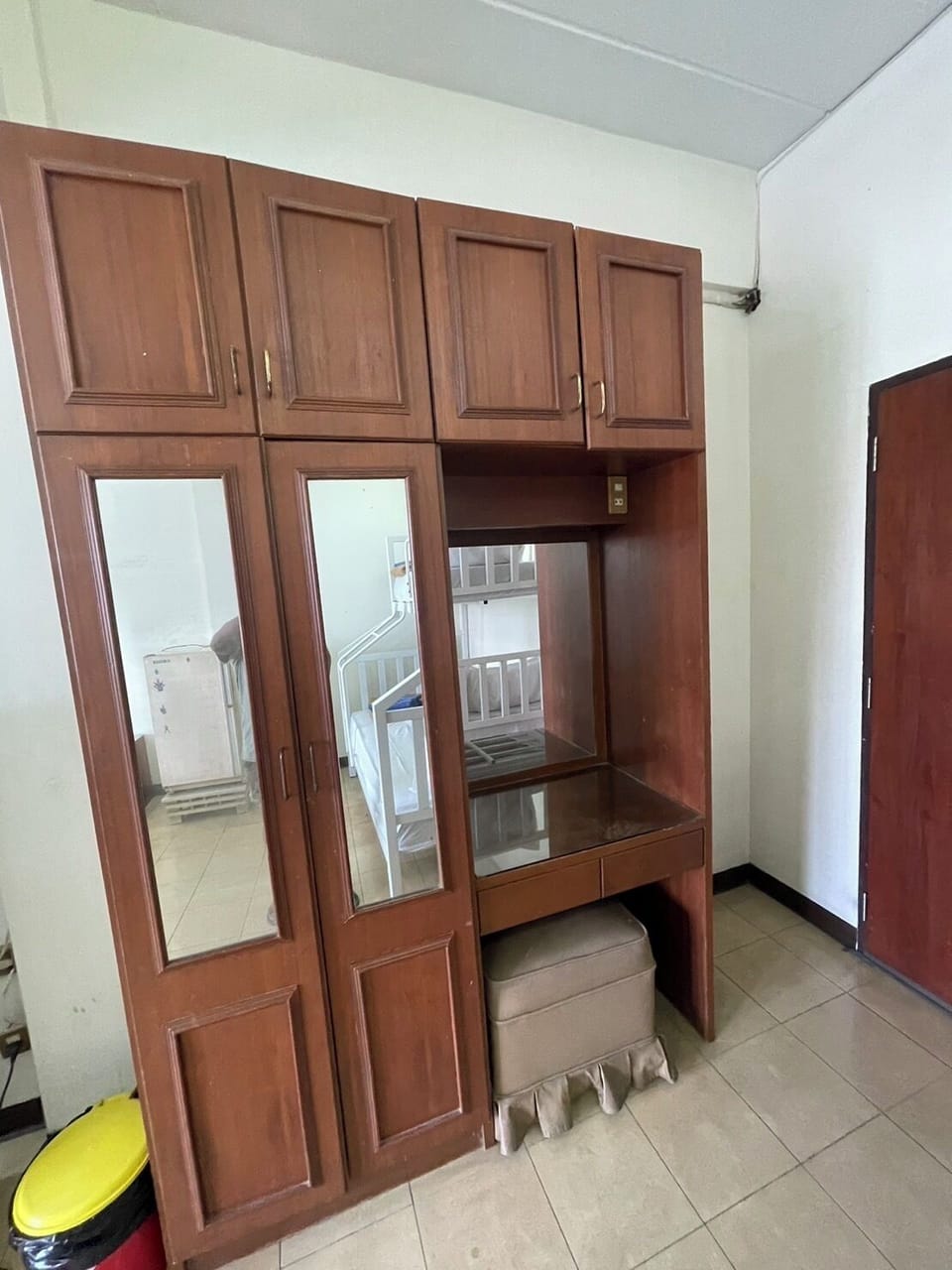 Family Double Room, Balcony, City View | Living area