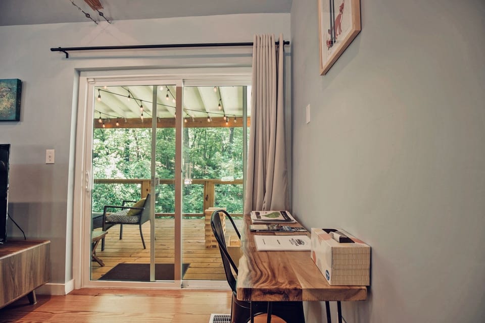 Dedicated workspace with blazing fast Gigabit speed wifi.