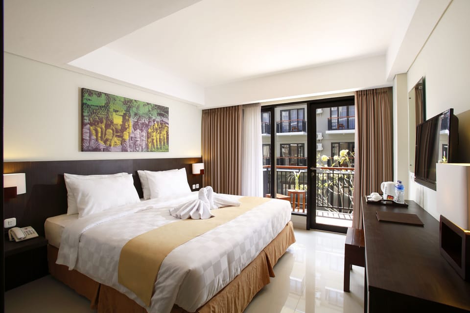 Deluxe Double Room, Pool View | In-room safe, desk, soundproofing, rollaway beds (surcharge)