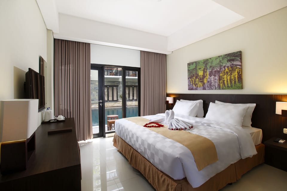 Deluxe Double Room, 1 King Bed, Poolside | View from room