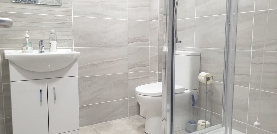 Standard Double Room | Bathroom