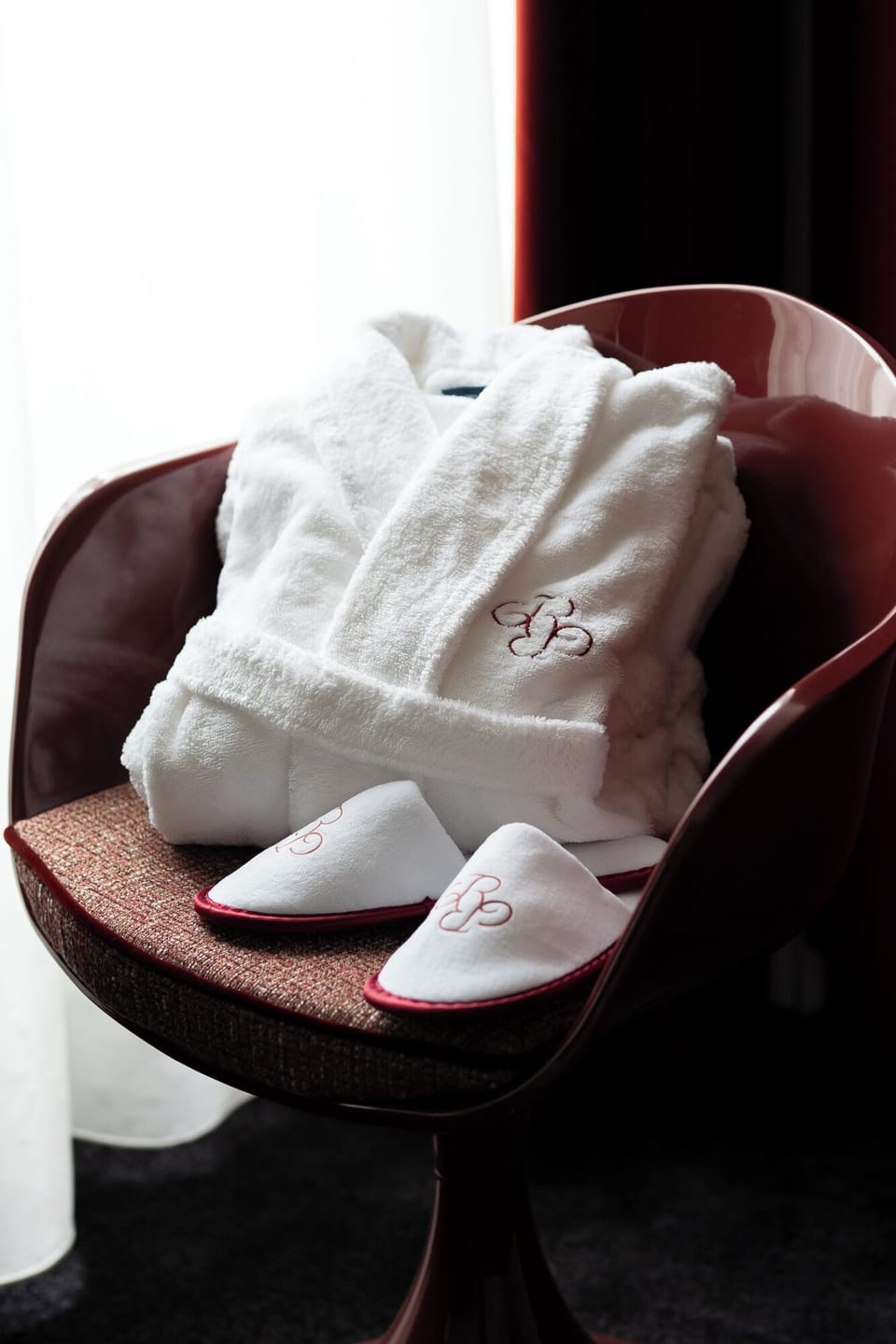 Premium bedding, pillowtop beds, minibar, in-room safe
