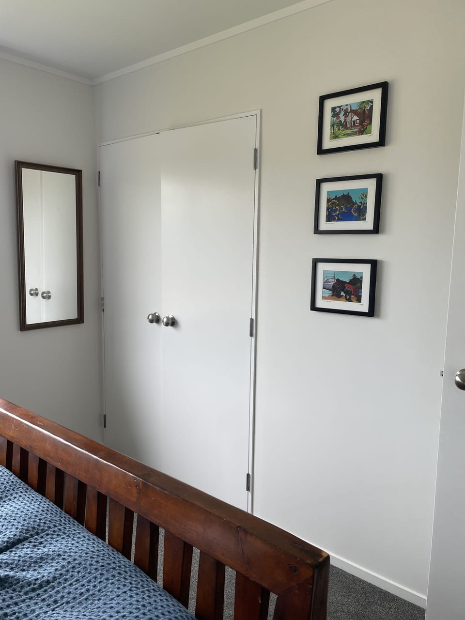 Main bedroom - double wardrobe 