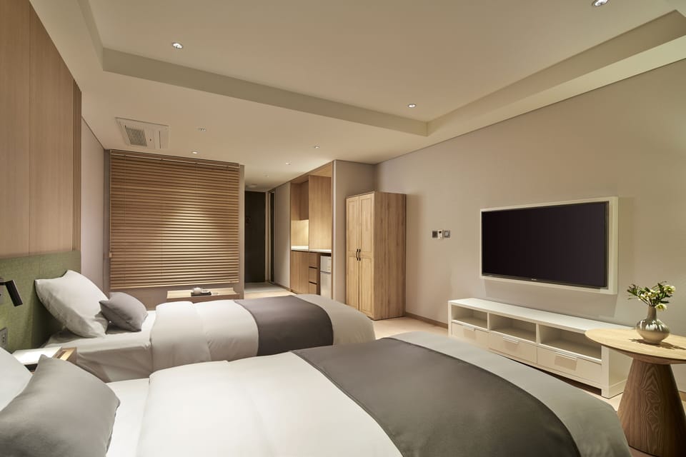 Deluxe ondol twin | Premium bedding, blackout drapes, free WiFi