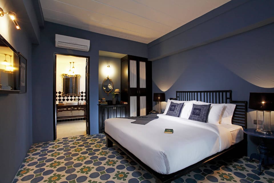Deluxe Double Room | Minibar, in-room safe, blackout drapes, free WiFi