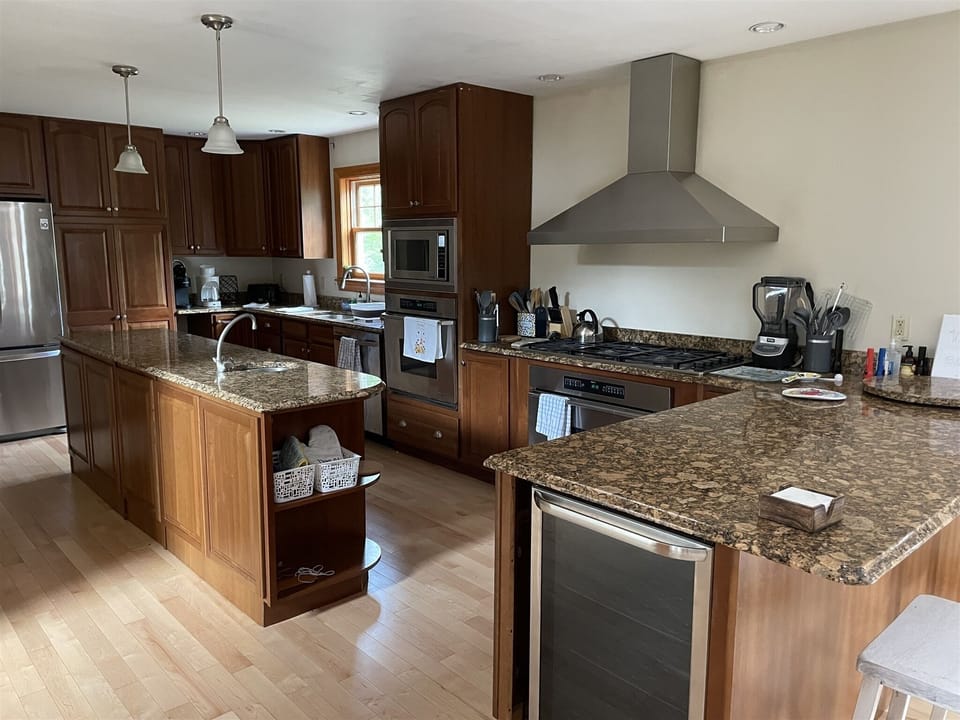 House, Multiple Bedrooms | Private kitchen | Fridge, oven, coffee/tea maker, toaster