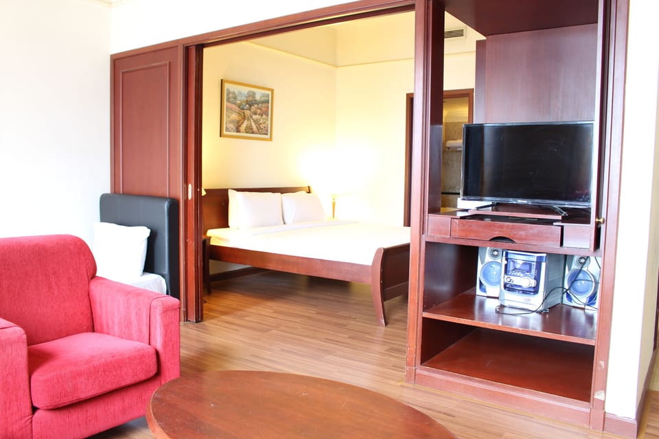 1 bedroom, free minibar, in-room safe, desk