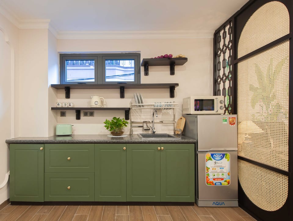 Seasonal 1-bedroom apartment | Premium bedding, down comforters, pillowtop beds, minibar