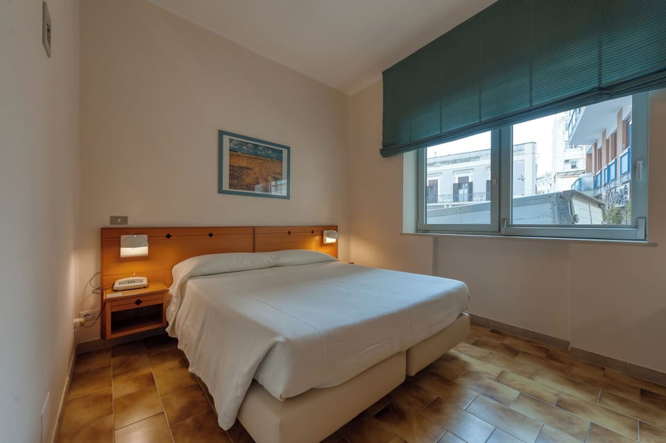 Double Room | Minibar, in-room safe, soundproofing, free WiFi