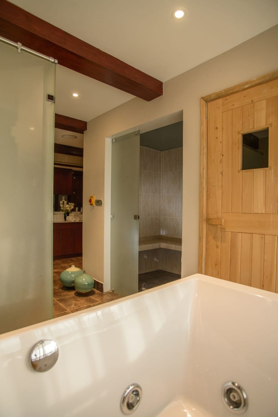 Turkish bath, aromatherapy, deep-tissue massages, massages