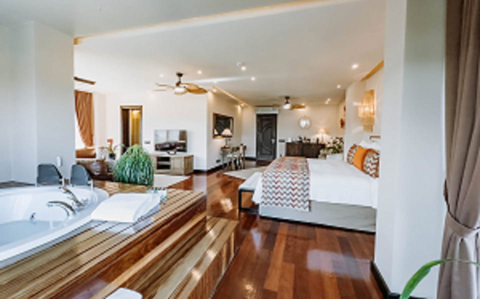 Presidential Room | Egyptian cotton sheets, premium bedding, minibar, laptop workspace