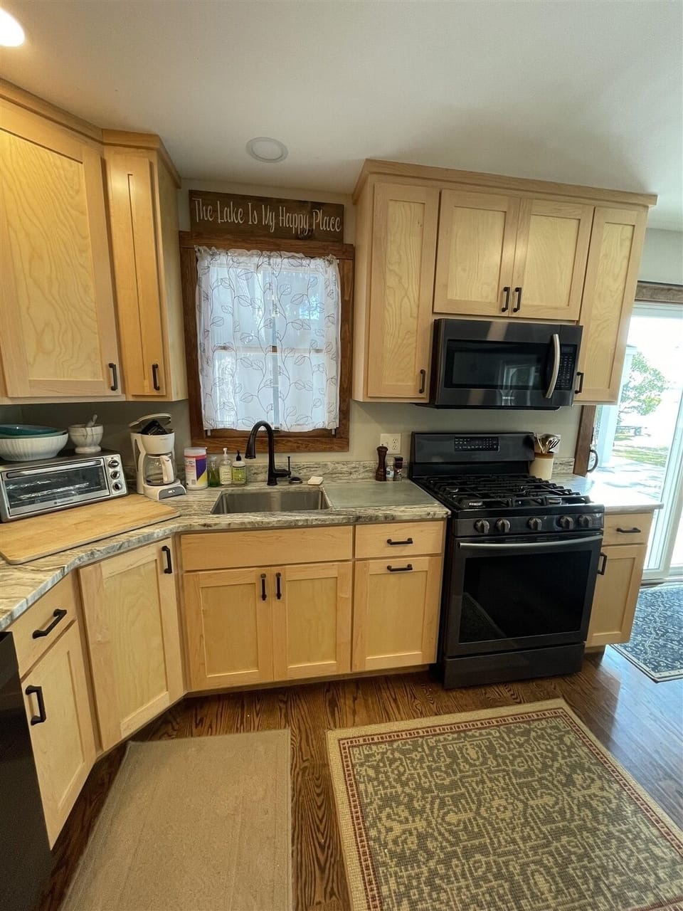House, 4 Bedrooms | Private kitchen | Coffee/tea maker, fridge, oven, toaster