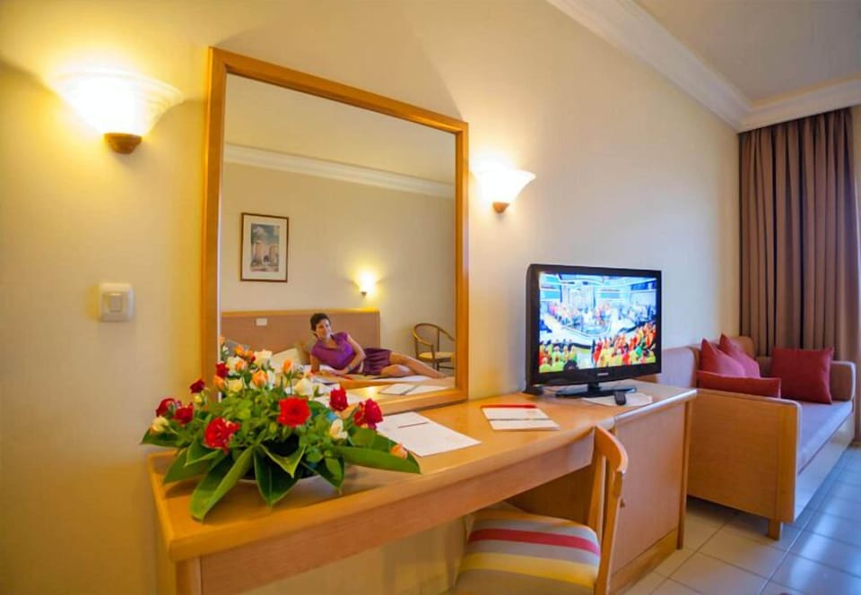 Premium bedding, Select Comfort beds, in-room safe, desk