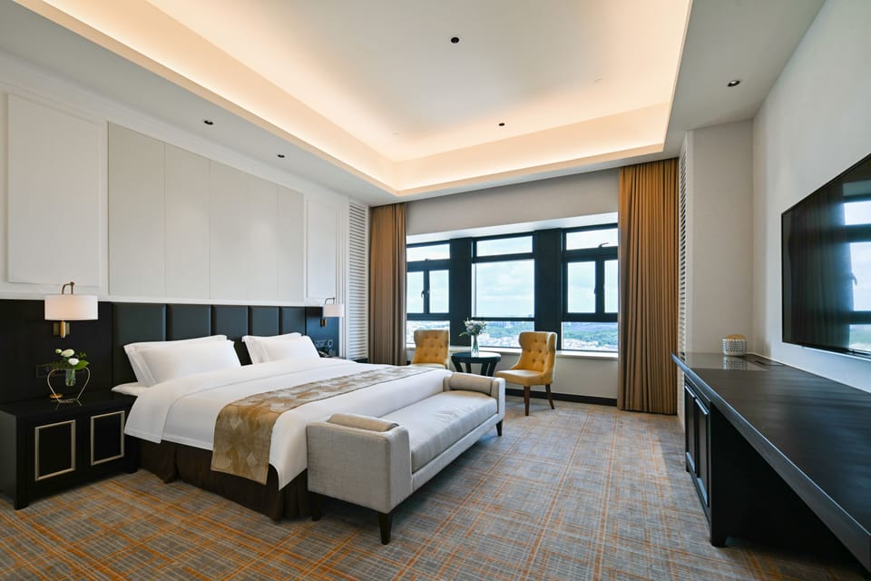 Minibar, in-room safe, desk, blackout drapes