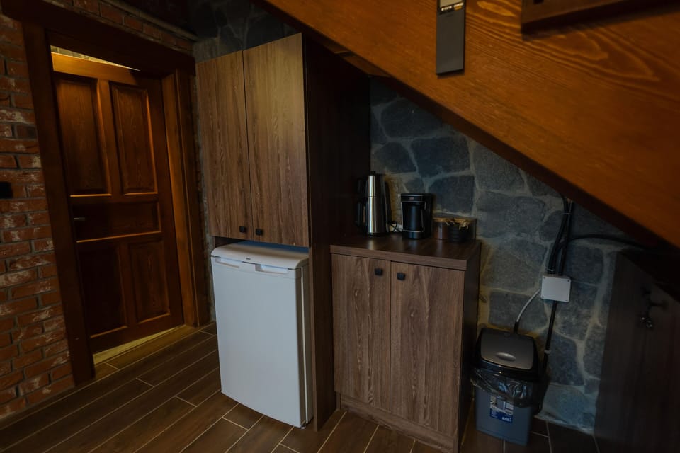 Family Villa | Private kitchen | Mini-fridge, electric kettle, highchair, cookware/dishes/utensils