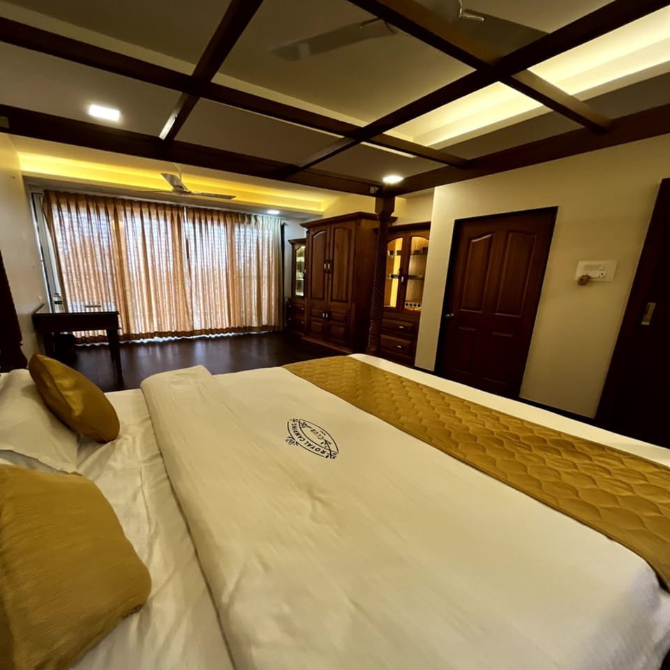 Superior Apartment | Individually furnished, desk, laptop workspace, soundproofing